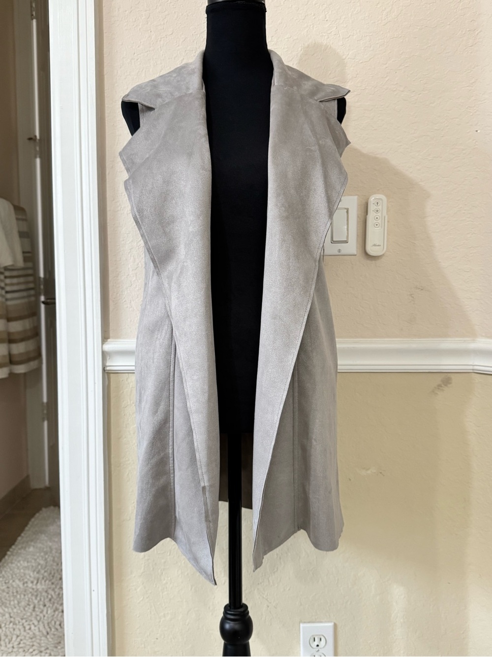 NWT Light Gray Faux Suede Sleeveless Longline Trench Vest - Picture 2 of 10